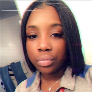 Meet your Posher, Adrianna